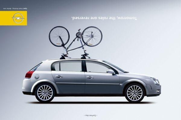 Publicidad de coches con bicicletas